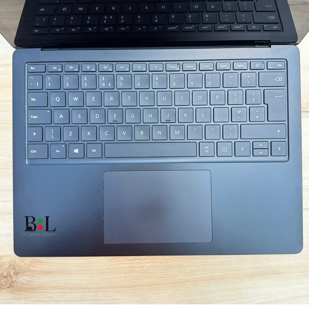 لپتاپ استوک مایکروسافت سرفیس لپتاپ 3 13.5 اینچ Microsoft Surface Laptop 3 | Core i5 1035G7 | Ram 8GB DDR4 | 256GB SSD | Intel Iris Plus | 13.5 inch 2K Touch