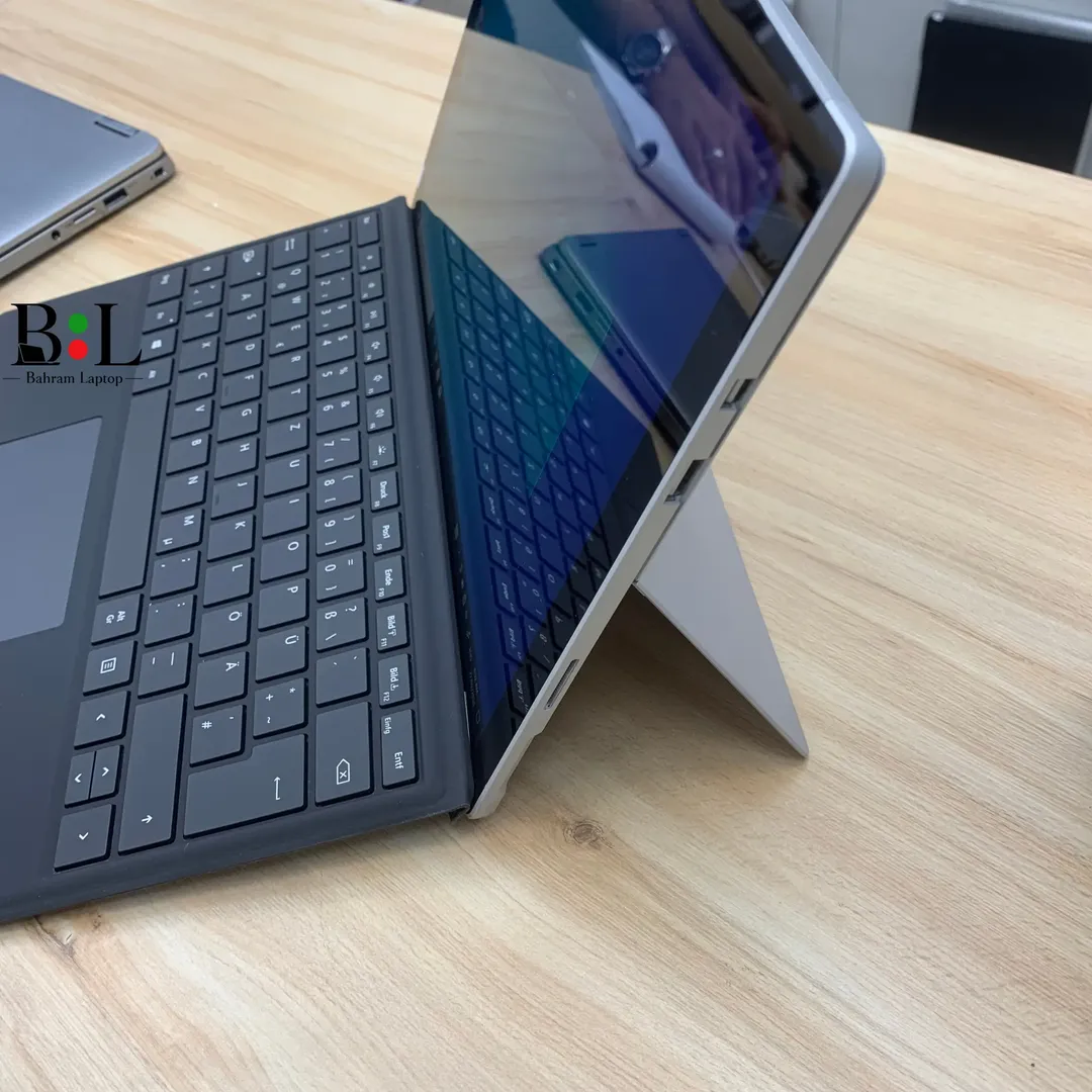 لپتاپ استوک مایکروسافت سرفیس پرو 5 سیم کارت خور 12.3 اینچ MicroSoft Surface Pro 5 | Intel Core i5-7300U | Ram 8GB DDR3 | 256GB SSD | HD Graphics 620 | 12.3 inch Touch Sim